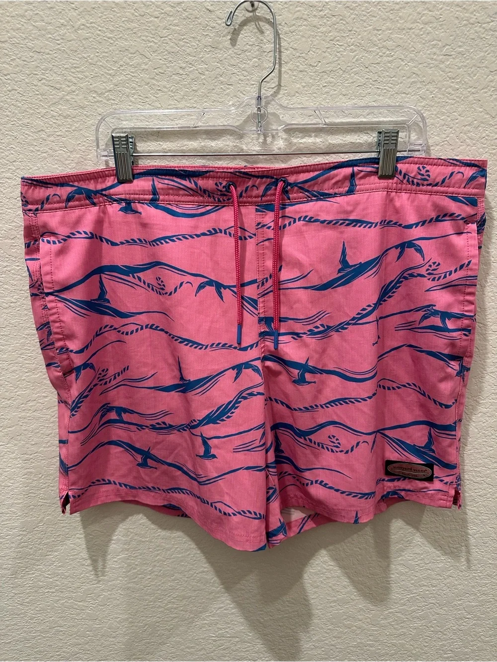 Vineyard Vines Chappy Swim Trunks Pink Blue Whale Print Men’s Medium